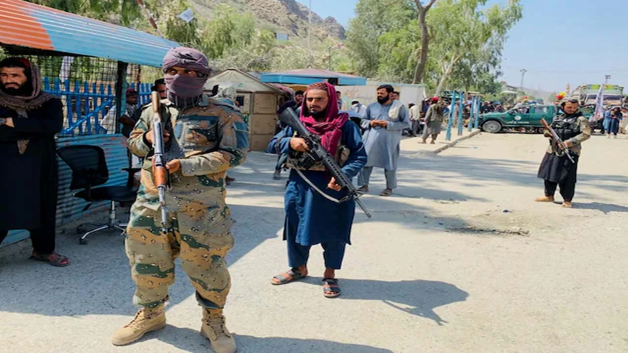 Pak: ఆఫ్ఘాన్ పై పాక్ వైమానిక దాడులు.. పదిమంది మృతి