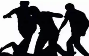 ప్రేమ వివాహం చేసుకున్నాడని యువకుడి కుటుంబ సభ్యులపై దాడి