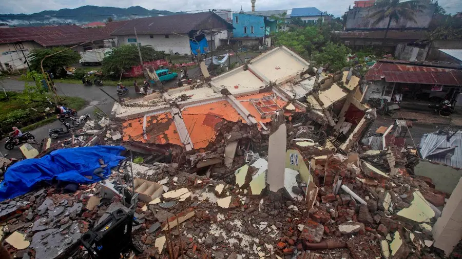 Trembling earth.. 1400 earthquakes in 30 days