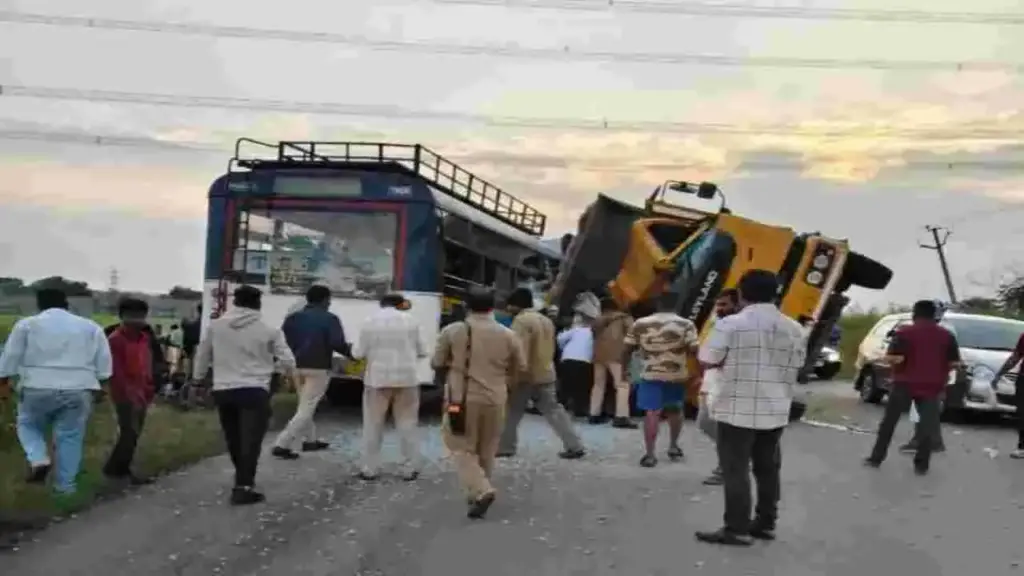 Latest news: NH 163: అవి జాతీయ రహదారులు కావు..మృత్యు కోపాలు