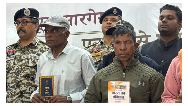 Maoist : లొంగిపోయిన మావోయిస్టు శ్యాం దాదా