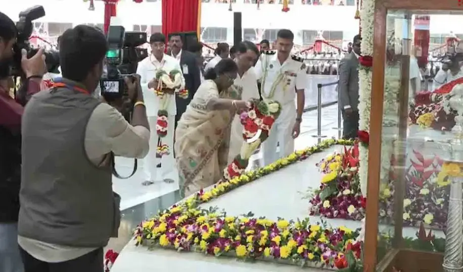 Latest News: President Droupadi Murmu: పుట్టపర్తి సత్యసాయి సమాధిని దర్శించుకున్న రాష్ట్రపతి ముర్ము