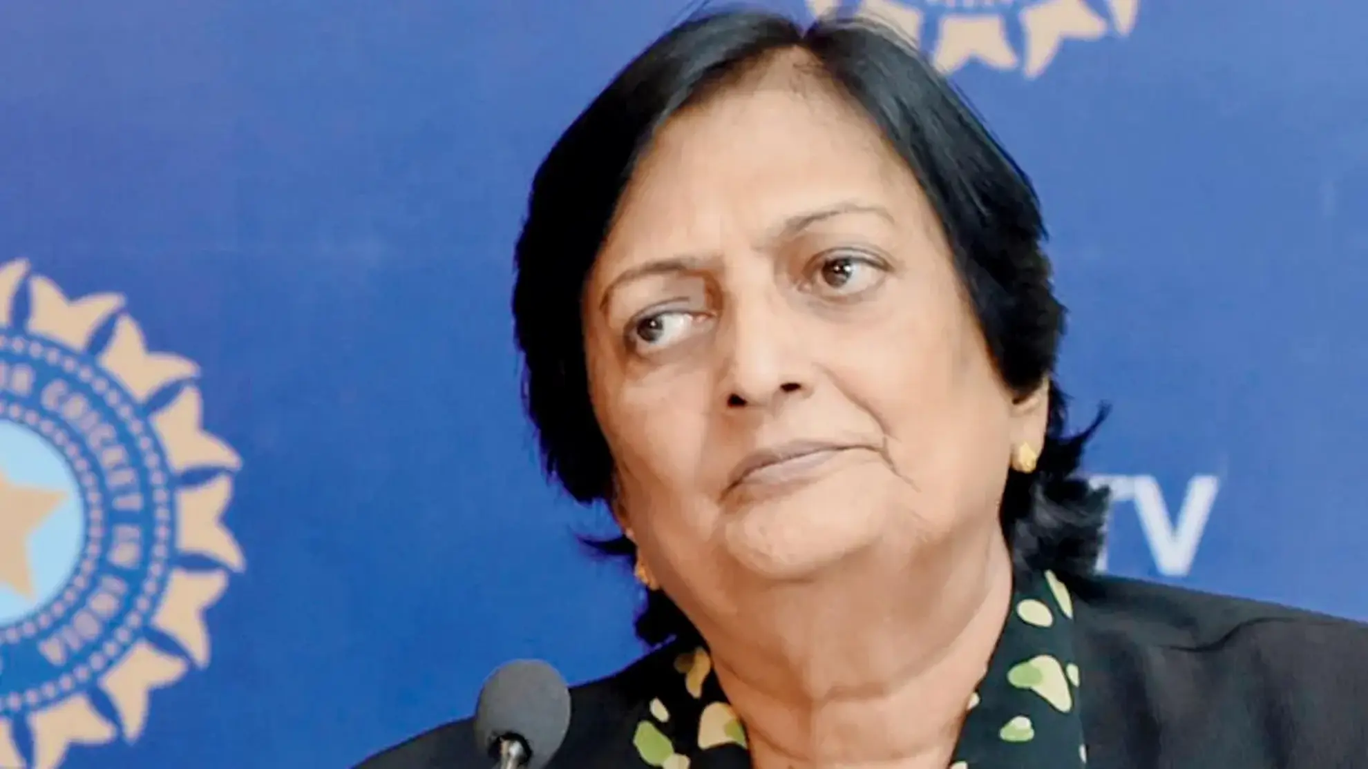 Shantha Rangaswamy: కెప్టెన్సీ నుంచి హర్మన్‌ తప్పుకోవాలన్న శాంత రంగస్వామి