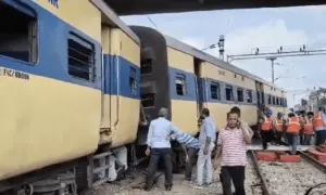 ఉత్తరప్రదేశ్ లో తప్పిన రైలు ప్రమాదం..