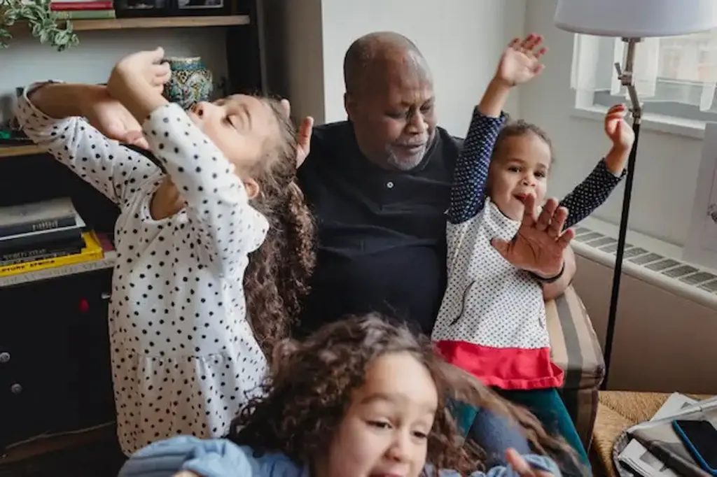 Agra: అద్దెకు తాతా..బామ్మా.. సర్వీసు