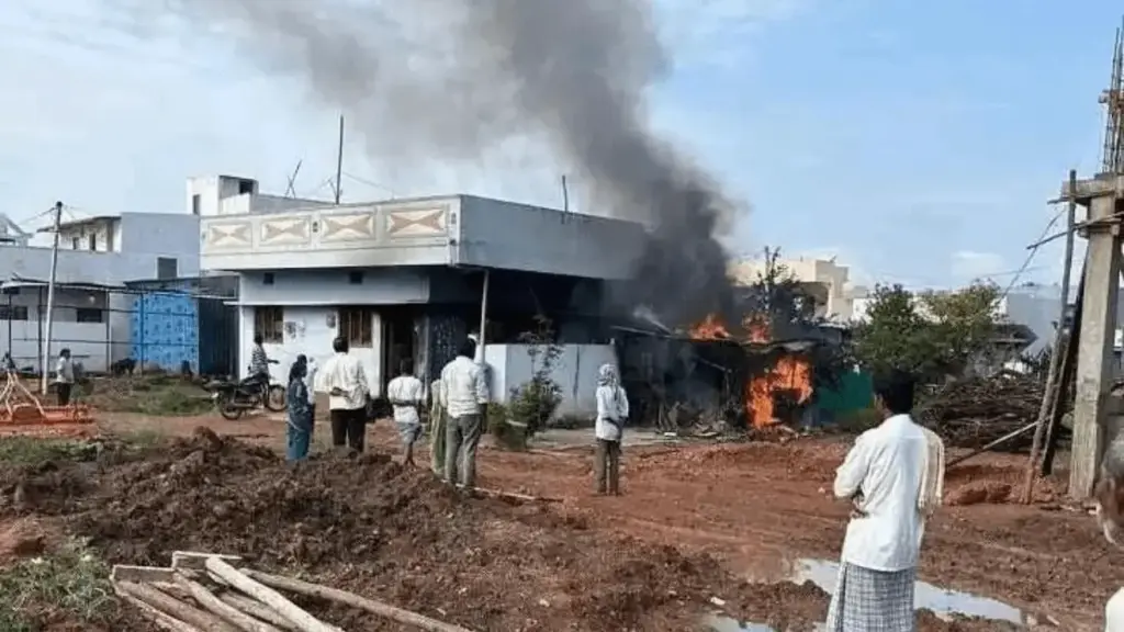 News Telugu: Crime: కూతురి ప్రేమవివాహం.. ప్రేమికుడి ఇంటికి నిప్పు