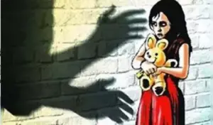 ఆరేళ్ల బాలికపై అత్యాచారం.. ఆరోగ్య పరిస్థితి విషయం