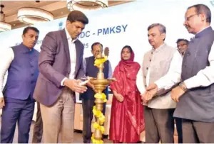 అభివృద్ధికి బాటలు వేద్దాం యేటా 25 వేల చెరువులు పునర్నిర్మాణం