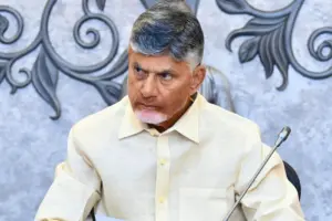 కైకలూరును కృష్ణా జిల్లాలో విలీనం చేయాలి: సిఎంకు గ్రామస్తులు వినతి