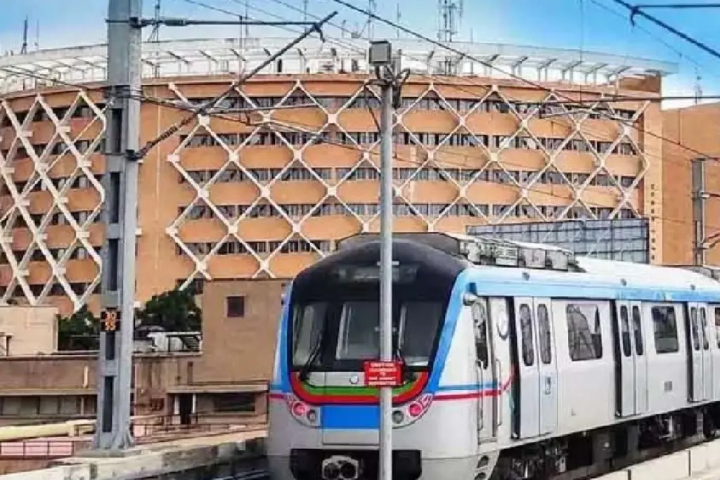 Latest news: TG: రాష్ట్ర ప్రభుత్వ చేతికి హైదరాబాద్​ మెట్రో