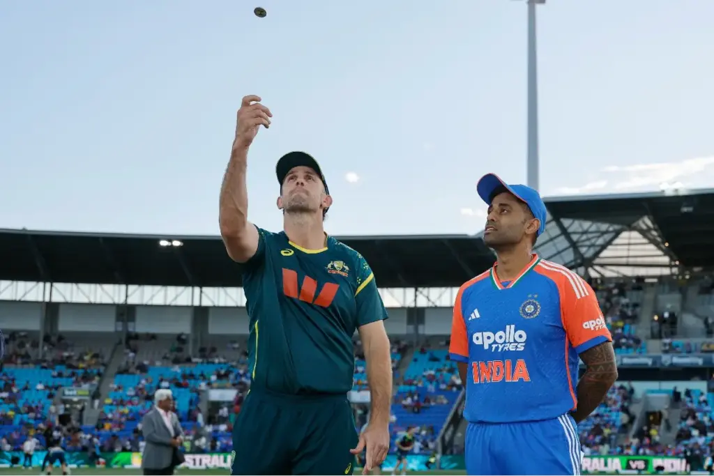 Latest News: India vs Australia: టీ20 సిరీస్‌.. టాస్ గెలిచిన టీమిండియా