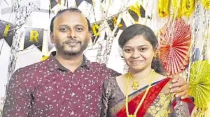 కడుపులో బిడ్డలు మృతి.. ఆపై భార్య మరణం.. తట్టుకోలేని భర్త ఆత్మహత్య