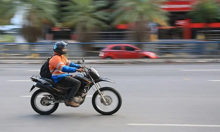 Breaking News: హెల్మెట్ లేకుండా అడుగు పెట్టొద్దు