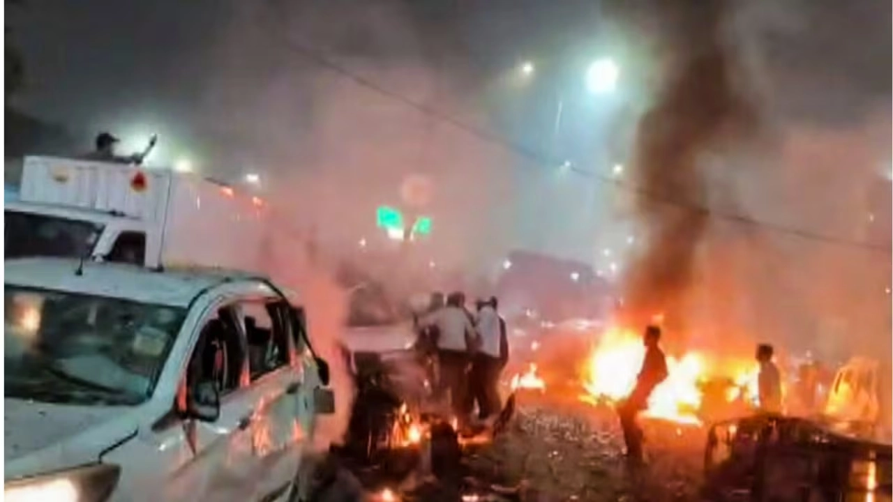 Delhi Blast: ఎర్రకోట కారు పేలుడు కేసులో కీలక ఆధారాలు వెలుగులోకి