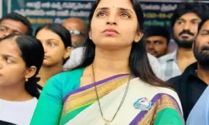 నోటీసులు ఇవ్వకుండా వైసీపీ నేత అరెస్ట్ పై శ్యామల ఫిర్యాదు