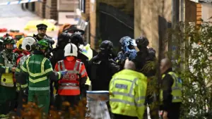 రైలులో కత్తి దాడి కలకలం – 10 మంది గాయాలు, ఇద్దరు అరెస్ట్