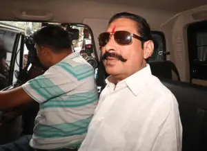 జైలు నుంచే లీడ్ – అనంత్ సింగ్ మోకామాలో ఆధిపత్యం