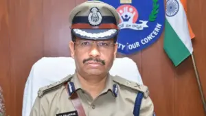 అర్ధరాత్రి సడన్ ఇన్స్పెక్షన్: రౌడీషీటర్లను చెక్ చేసిన సీపీ సజ్జనార్