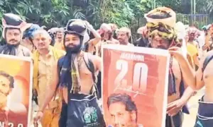 శబరిమల యాత్రలో జగన్ బ్యానర్లు కలకలం