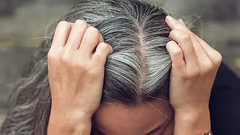 Hair Tips: తెల్ల జుట్టు రాకుండా ఉండాలంటే?