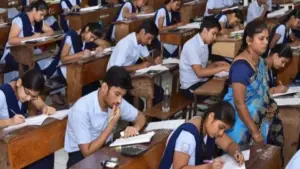 ఏపీ పదో తరగతి పబ్లిక్ పరీక్షలు మార్చిలో: కీలక షెడ్యూల్ సిద్ధం