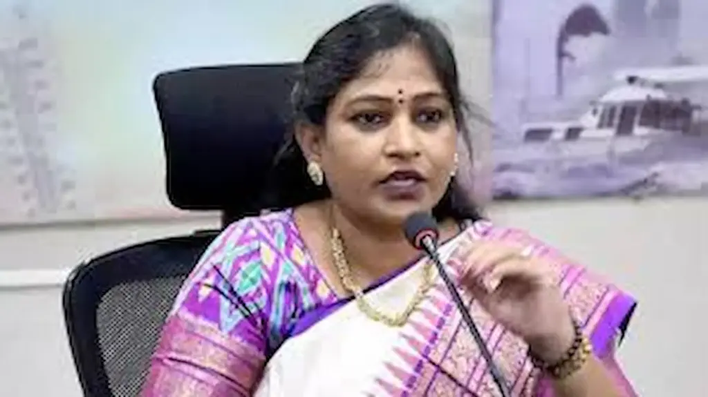 Home Minister Anita reviews law and order situation in the state