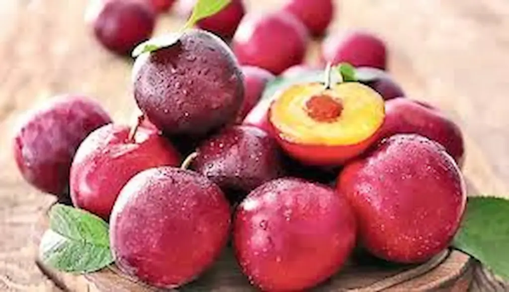 News Telugu: Health: ఆలుబుఖ‌ర్ ఫలాలతో ఆరోగ్య రహస్యాలు!