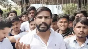 దివ్య మరణం కారణంగా జేఎన్టీయూ యూనివర్సిటీ వద్ద ఉద్రిక్తత..