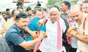 ఎంపీ జోగు రామన్న ముట్టడితో ఉద్రిక్తత