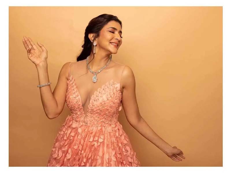 Manchu Lakshmi : బస్సులో నన్ను అసభ్యంగా తాకాడు – మంచు లక్ష్మి