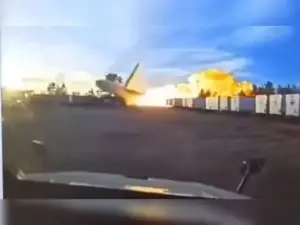 కెంటకీ లో విమానం నుంచి ఎగసిపడిన మంటలు.. 14 మంది దుర్మరణం