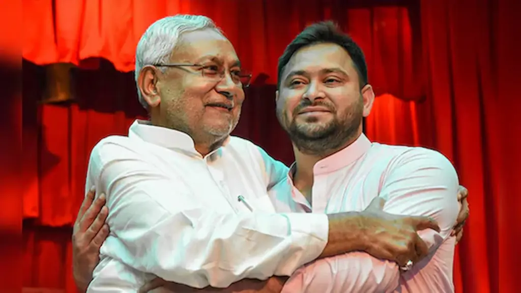 News Telugu: Tejashwi Yadav: నితీశ్ కుమార్‌కు శుభాకాంక్షలు అందజేసిన తేజస్వీ