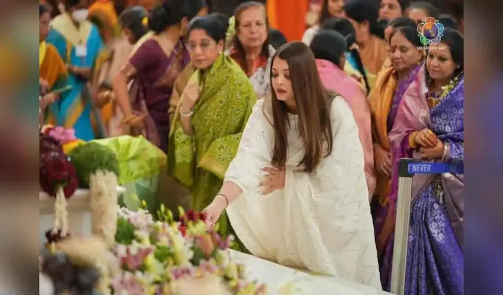 Sachin, Aishwarya Rai attend Sri Sathya Sai Centenary celebrations in Puttaparthi