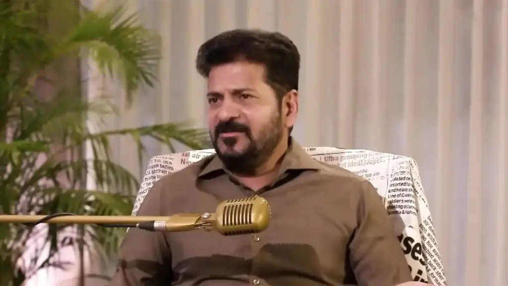 News Telugu: Revanth Reddy: కేటీఆర్ జీవితంలో అధికారం అనే రేఖ లేదు: రేవంత్ రెడ్డి