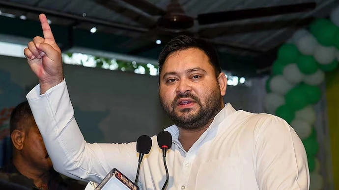 Tejashwi Yadav: నన్ను గెలిపించండి .. రూ 30వేలు అందుకోండి