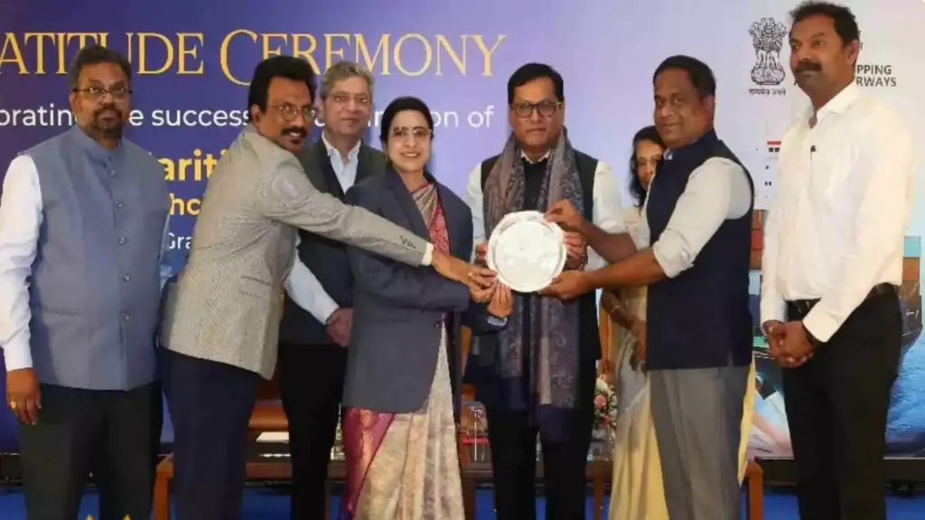 Latest News: Visakhapatnam Port: దేశంలోనే స్వచ్ఛతలో విశాఖ పోర్టు టాప్‌ ప్లేస్