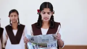 సర్కారు బడుల్లో న్యూస్ పేపర్ తప్పనిసరి