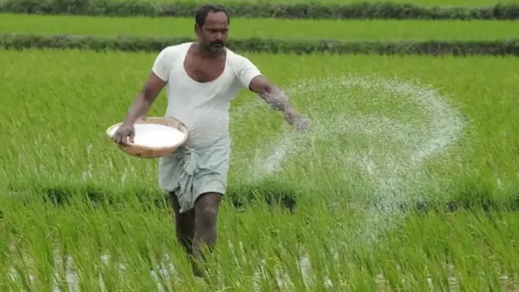 యూరియా కోసం ఇక బారులు తీరాల్సిన అవసరం లేదు: మంత్రి తుమ్మల