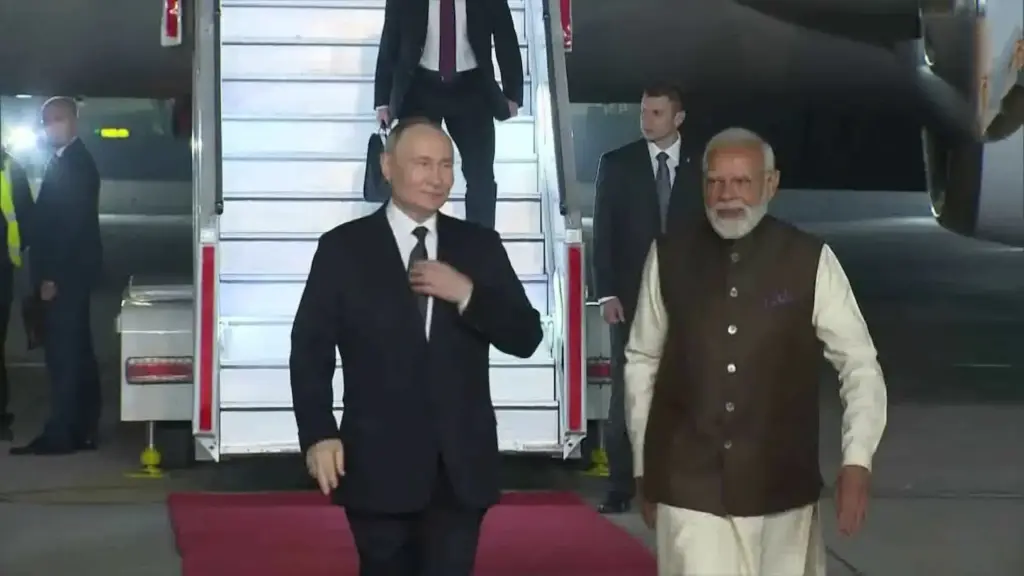 Putin to India.. Modi welcomes him