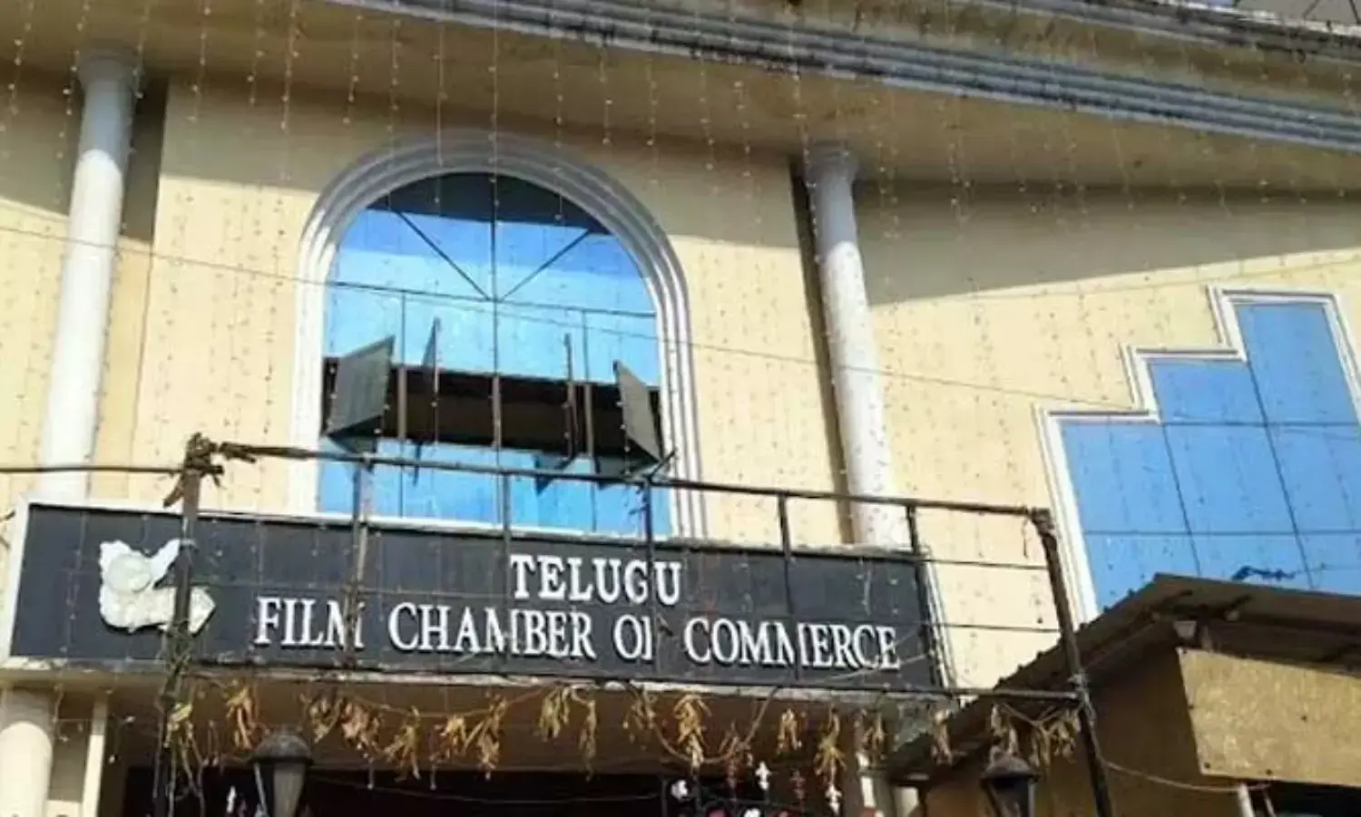 ప్రారంభమైన ఎన్నికల పోలింగ్