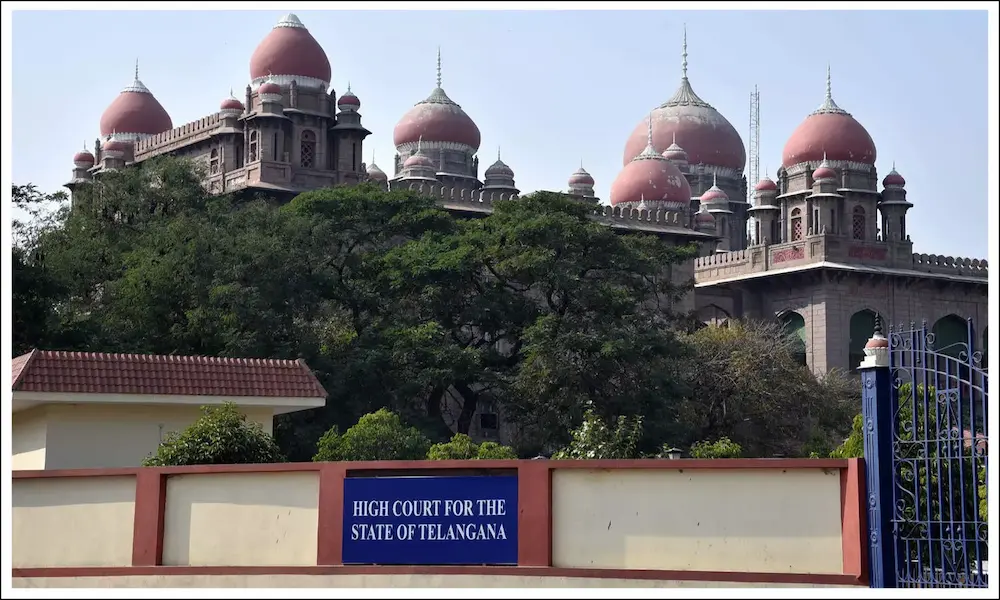 TG High Court: High Court shocks two IAS officers.. notices issued