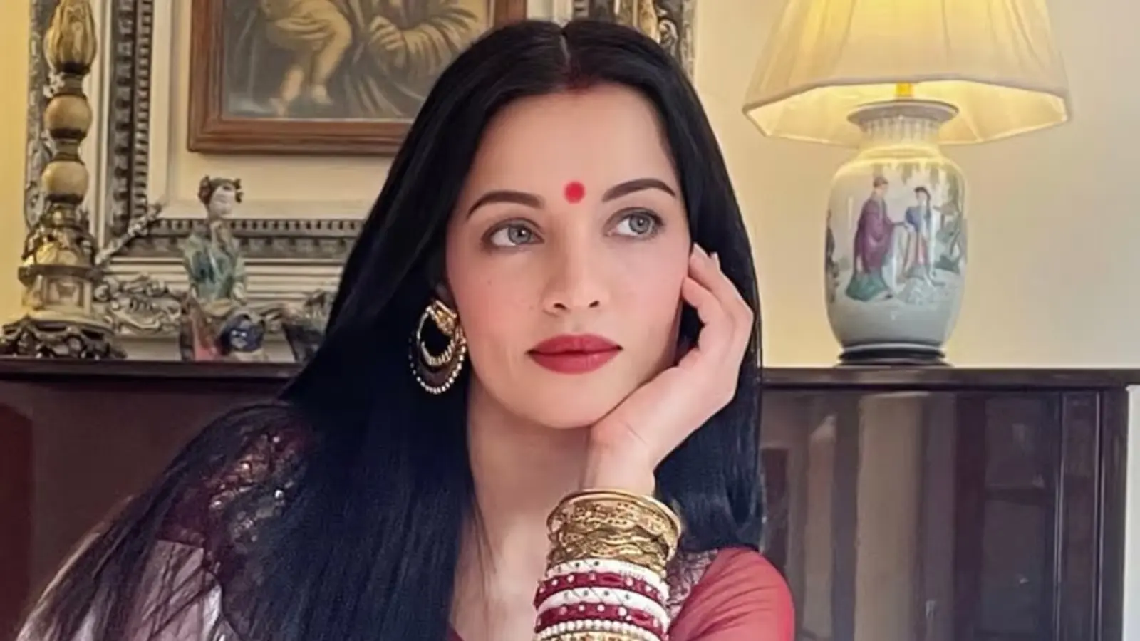 Celina Jaitly: రూ.100 కోట్లు పరిహారన్నీ కోరుతూ కోర్టుకెక్కిన నటి