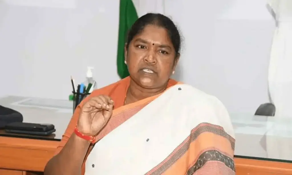 TG: ప్రజా సేవే మా లక్ష్యం: మంత్రి సీతక్క సందేశం