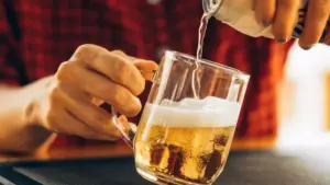 కేవలం రూ.18కే బీరు లభ్యం.. ఎక్కడ అంటే?