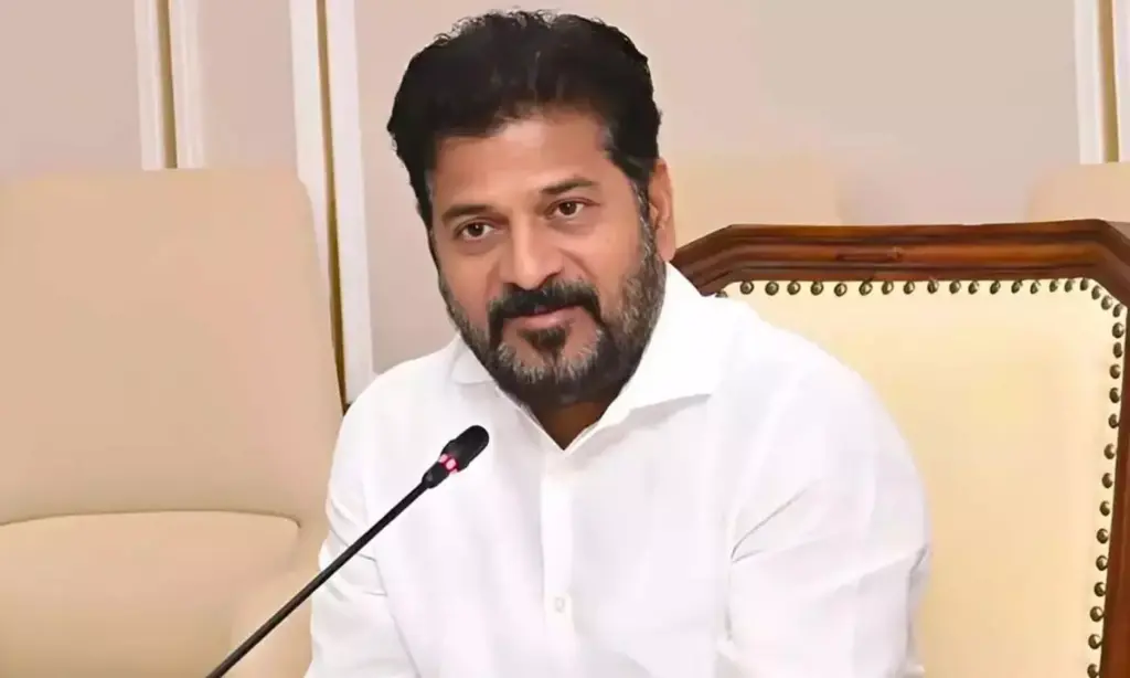 Telugu News: TG: నేడు గాంధీభవన్లో రేవంత్, మీనాక్షి సమక్షంలో కొత్త, పాత డిసిసిలతో సమావేశం