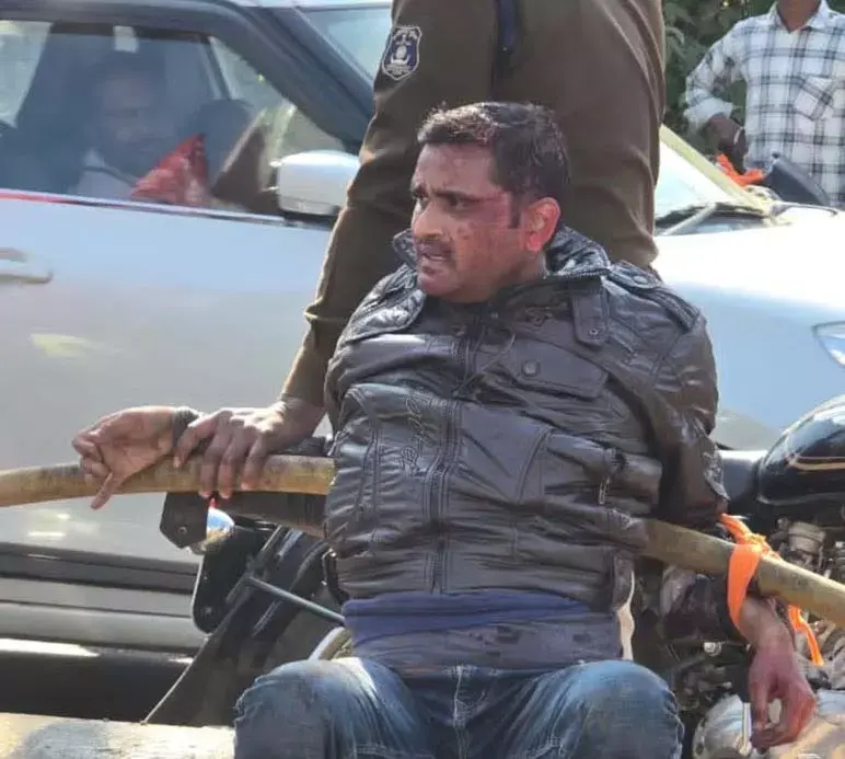 నక్సల్స్ ప్రభావిత ప్రాంతంలో డీఎస్పీపై కత్తితో దాడి