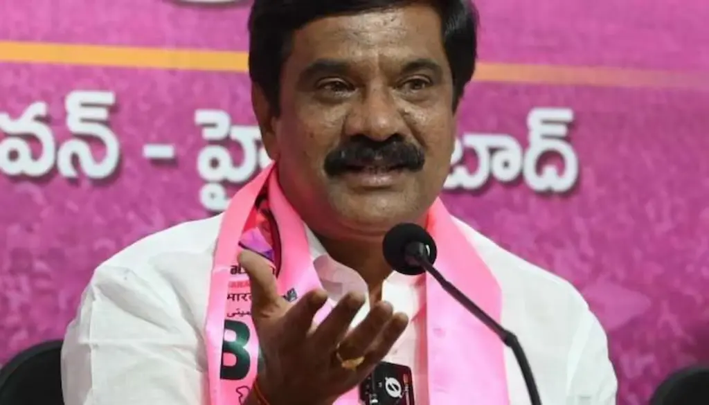 Telangana achieved by KCR has fallen to thieves
