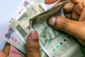 ఉల్లి రైతులకు ఒక్కొక్కరికి రూ.20వేలు