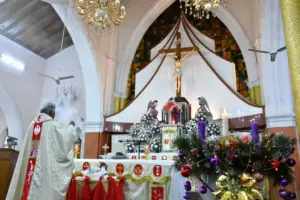 ఘనంగా క్రిస్మస్ వేడుకలు