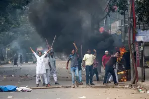 భారత్‌తో దౌత్య ఉద్రిక్తతలు, కోల్‌కతాలో ఆగ్రహం!